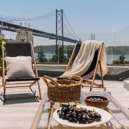 Salvia - 2 Bedrooms And Terrace In Alcantara Apartment Lissabon